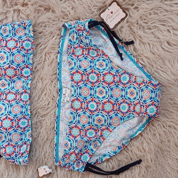 Bikini - Picture 3 of 16